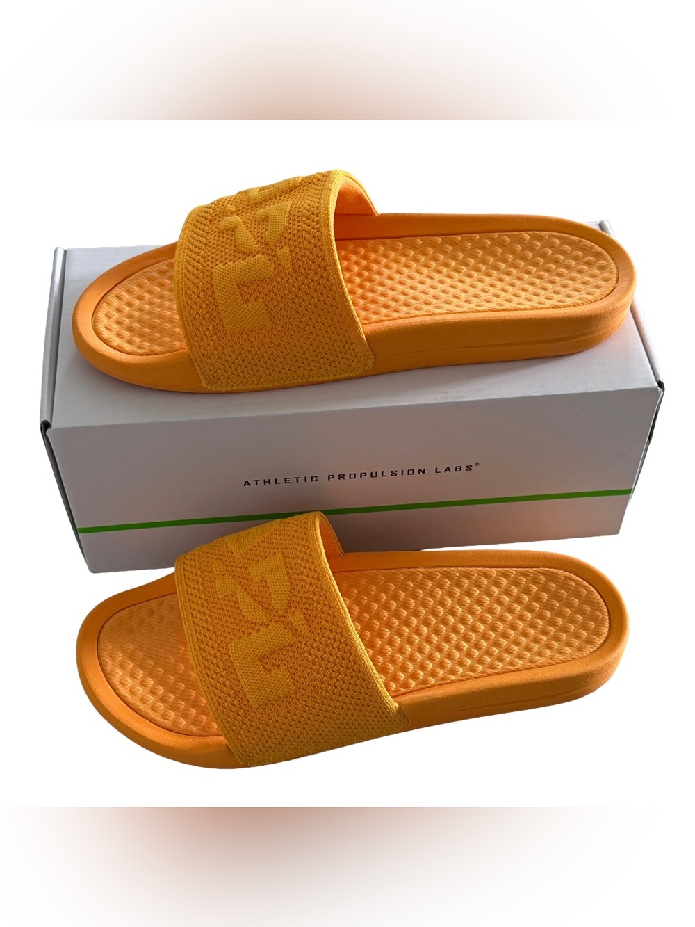 APL Big Logo TechLoom Slide, Mango
Men’s 10, Women’s 11.5, Unisex, NWT